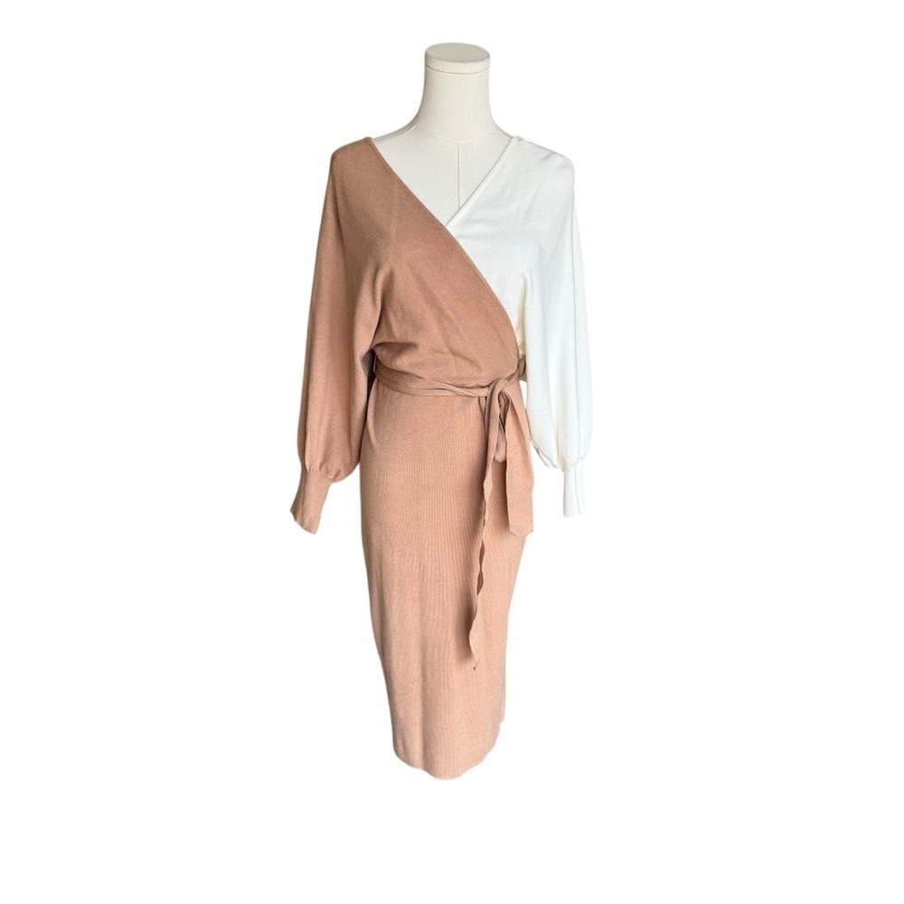 Petal & Pup - NWT Nate Two-Tone Knit Midi Sweater Dress Beige & White Sz M